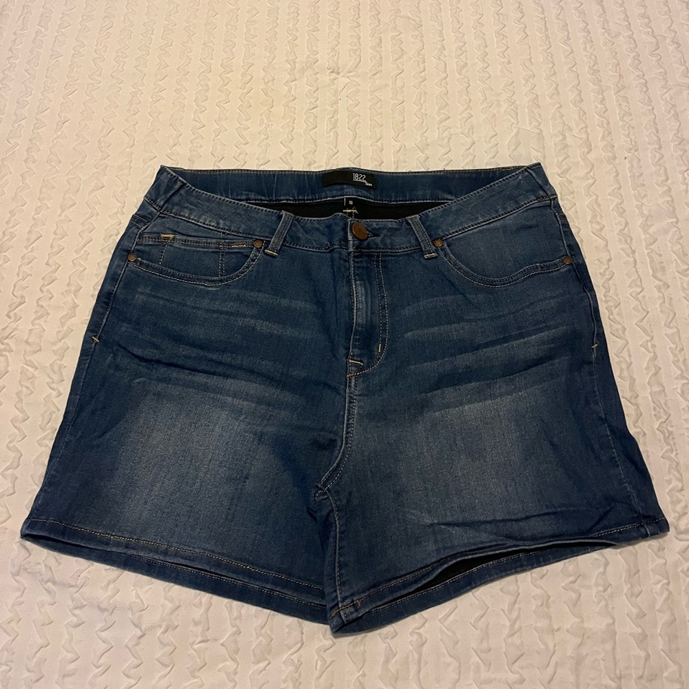 1822 Denim Classic Blue Jeans